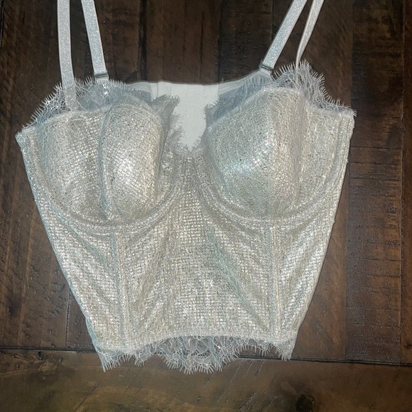 VS Lingerie Champagne Fringe Lace Corset with sheer backing - Picture 2 of 8